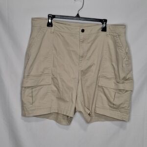L. L. Bean Women’s Cargo Shorts size 18